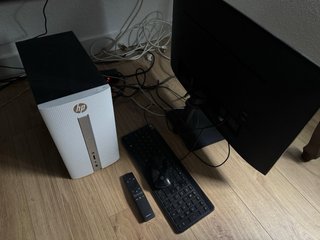 PC HP con Pantalla Samsung, Teclado y Ratón