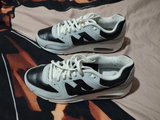 Deportivas Nike Air Negro y Gris