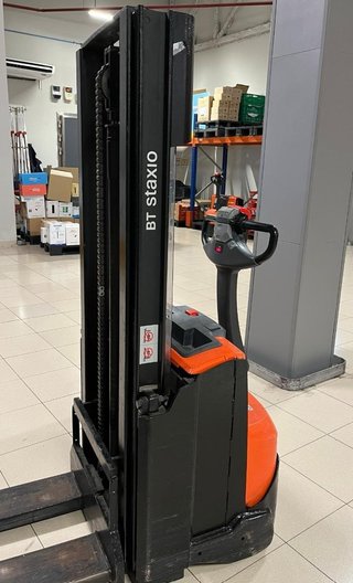 Apilador eléctrico Toyota BT Staxio