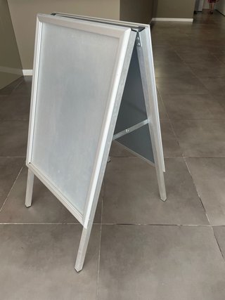Caballete Publicitario Metálico