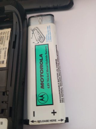 Lote 3 móviles antiguos: Motorola y 2 Ericsson
