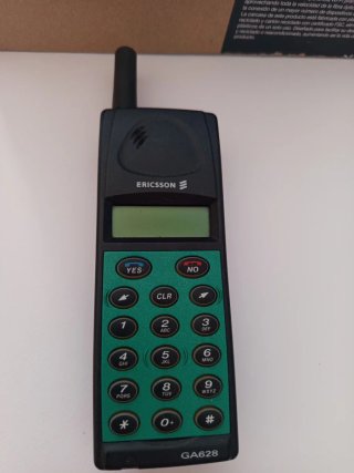 Lote 3 móviles antiguos: Motorola y 2 Ericsson