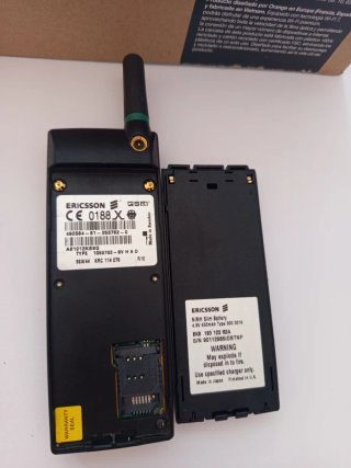 Lote 3 móviles antiguos: Motorola y 2 Ericsson