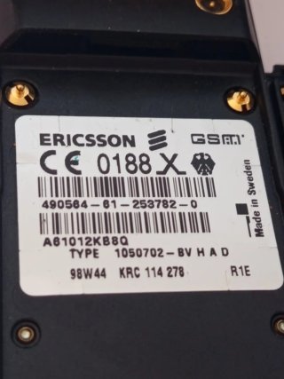 Lote 3 móviles antiguos: Motorola y 2 Ericsson