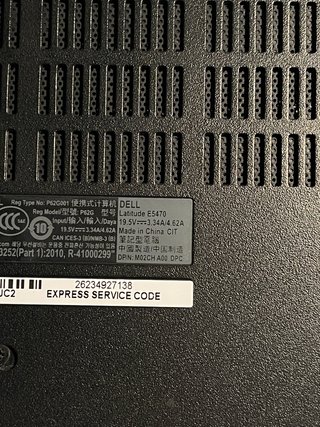 Laptop Dell nero con parti mancanti