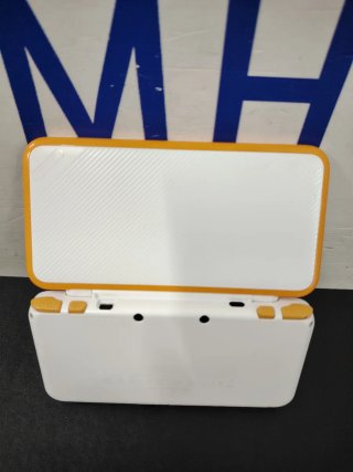 2DS XL Blanco Naranja  1 Año Garantía