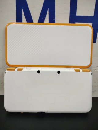 2DS XL Blanco Naranja  1 Año Garantía