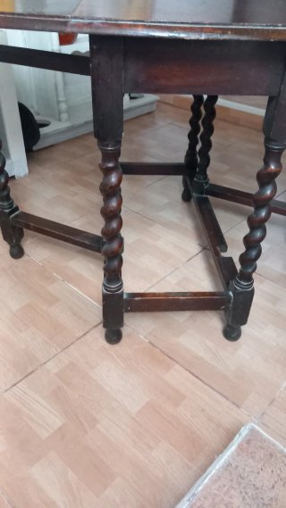 Mesa inglesa antigua abatible
