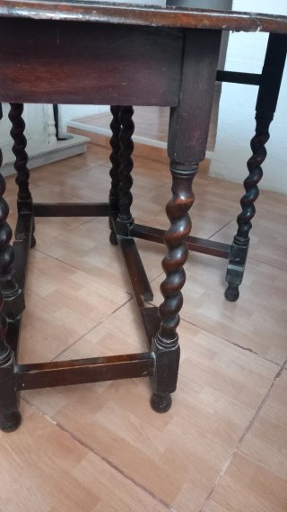 Mesa inglesa antigua abatible