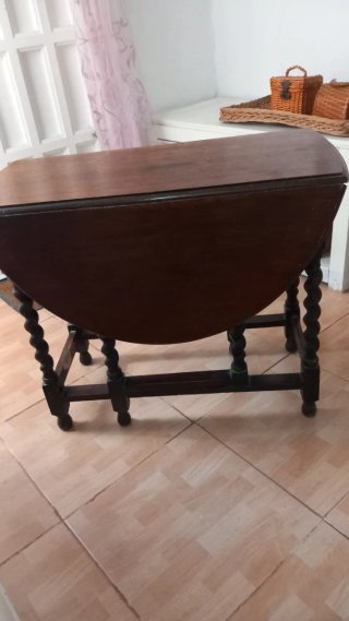 Mesa inglesa antigua abatible