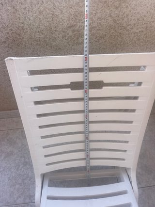 Silla plegable de playa o piscina blanca