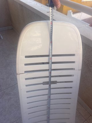 Silla plegable de playa o piscina blanca