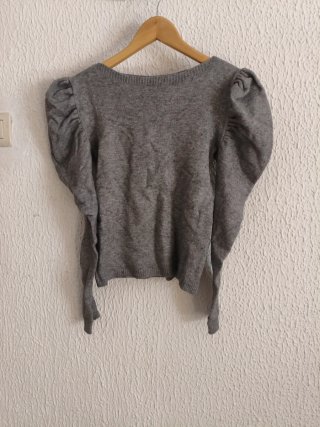 Jersey gris con mangas abullonadas