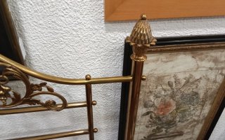 Cabecero de latón dorado