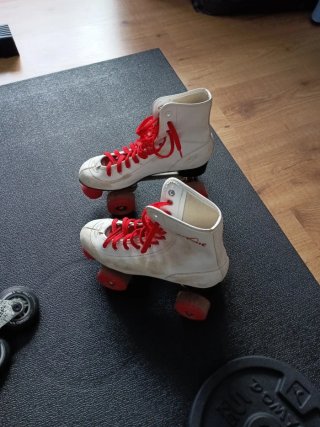 Patines de 4 ruedas blancos