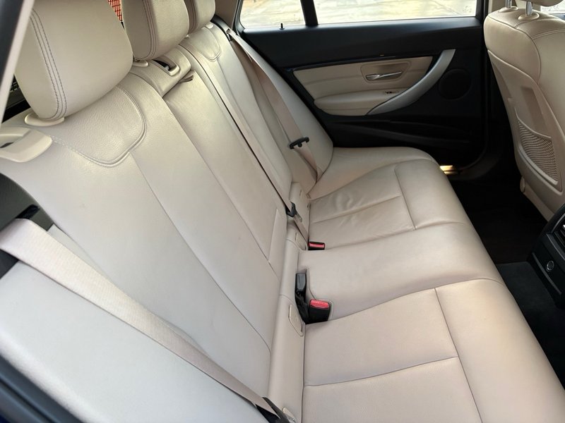 BMW Serie 3 2019, foto 10