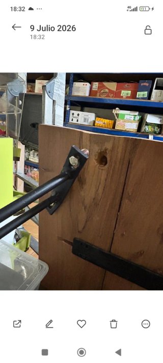 Mesa de centro de madera rústica