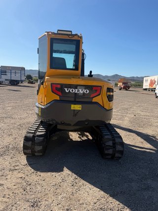 Retroexcavadora Volvo ECR 58 Plus