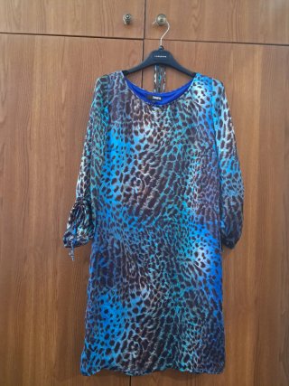Vestido EDWARDS animal print manga larga