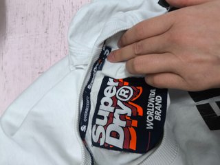 Camiseta Superdry Estampado Boombox S