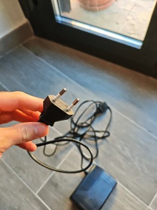 Pedal para máquina de coser