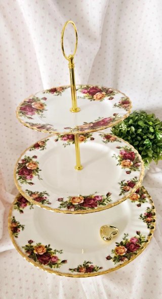 Cake stand grande 3 livelli O.c.r. di Royal Albert
