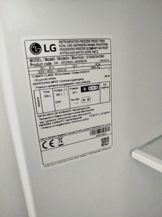 FRIGORÍFICO COMBI NO FROST – COMO NUEVO (2023)