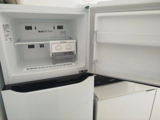 FRIGORÍFICO COMBI NO FROST – COMO NUEVO (2023)
