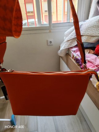 Bolso verde acolchado con cadena