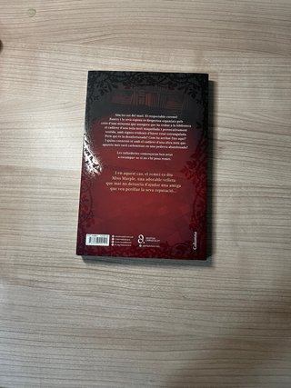 Un cadàver a la biblioteca