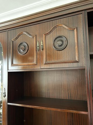 Mueble de salón madera oscura