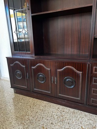 Mueble de salón madera oscura