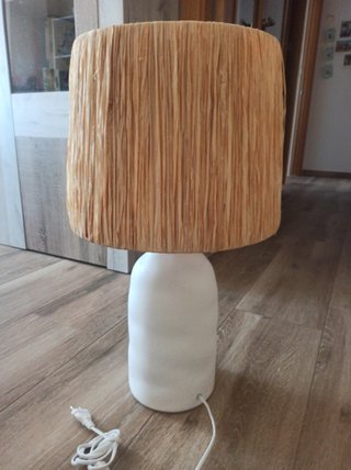 Lámpara Leroy Merlin. Valorada 60€