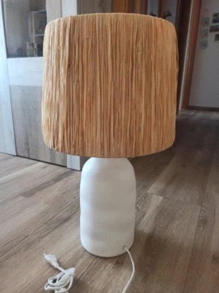Lámpara Leroy Merlin. Valorada 60€