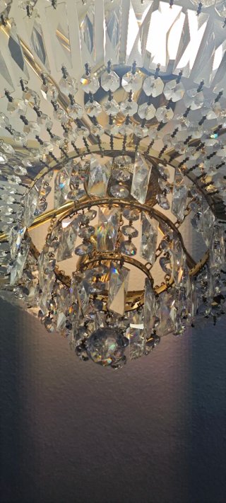 Lámpara de techo de cristal y metal dorado