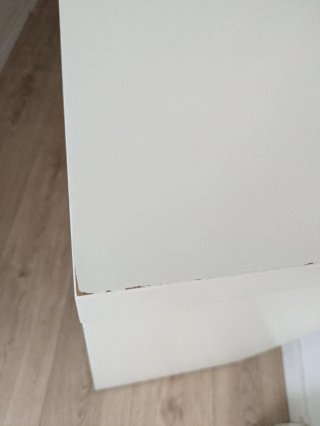 Mesa auxiliar Malm IKEA para cama