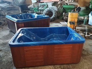 Spa Jacuzzi Hidromasaje Azul y Marrón