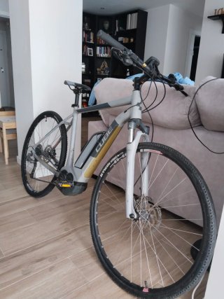 Bicicleta Cube Cross Hybrid One 500