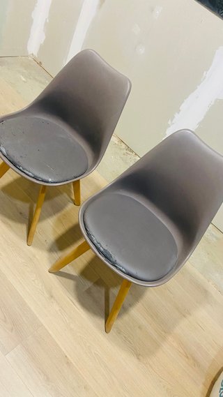 2 Sillas Sklum Gris Patas Madera
