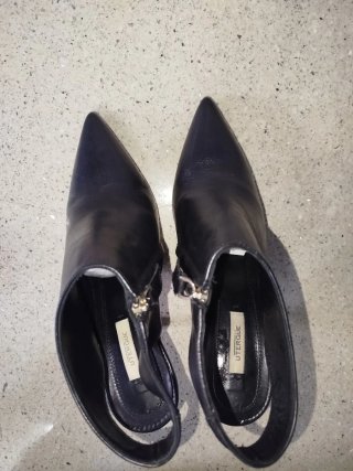 Sandalias de tacón negras