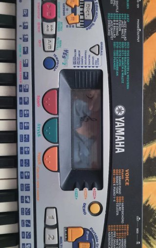 Piano Yamaha PSR-160