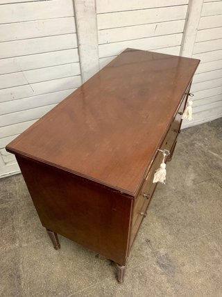 Cajonera. Cómoda antigua con marquetería