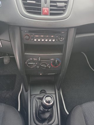 Peugeot 207 2009 Etiqueta C con 158.000Km!!