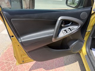 Toyota RAV4 2010