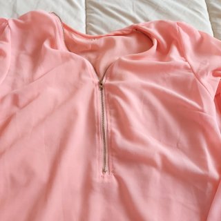 Blusa Chiffon Rosa Pesca Scollo V Zip