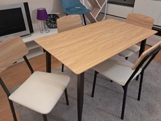 Mesa y 4 Sillas Comedor Madera y Polipiel