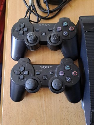 PS3 + 2 mandos + 2 juegos gratis LEER DESCRIPCION.