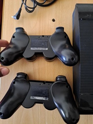 PS3 + 2 mandos + 2 juegos gratis LEER DESCRIPCION.