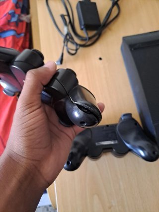 PS3 + 2 mandos + 2 juegos gratis LEER DESCRIPCION.