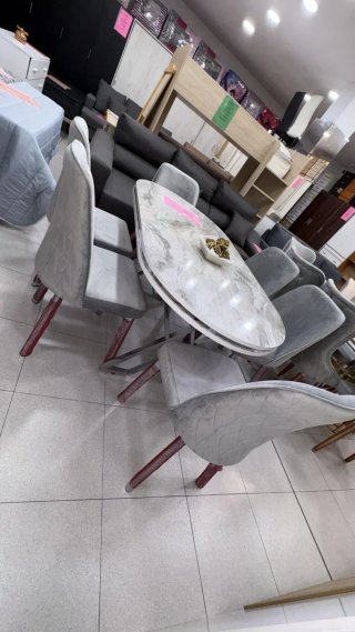 Mesa de comedor mármol y metal